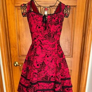 Hot Topic, Size Small, Red & Black